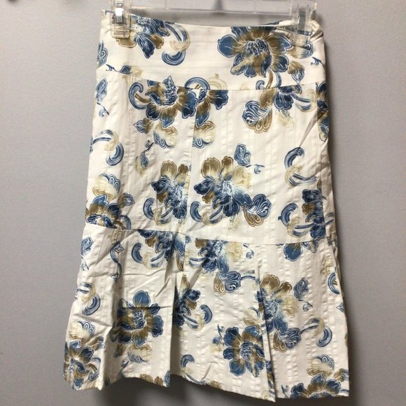 Axcess Dresses & Skirts - axcess A Liz Claiborne Company - White cotton skirt with blue & tan flowers